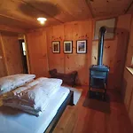 Idyllisches Und Alleinstehendes Maiensaess In Valposchiavo Vakantiehuis
