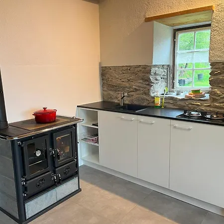 펜션 Idyllisches Und Alleinstehendes Maiensaess In Valposchiavo