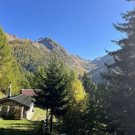 Idyllisches Und Alleinstehendes Maiensaess In Valposchiavo Сasa de vacaciones