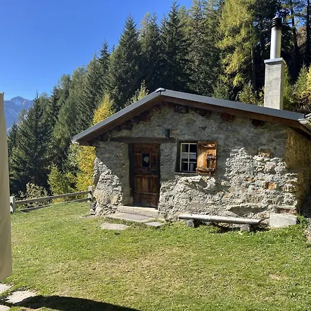 Idyllisches Und Alleinstehendes Maiensaess In Valposchiavo 포스치아보