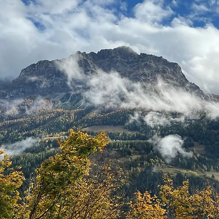 Idyllisches Und Alleinstehendes Maiensaess In Valposchiavo * 波斯基亚沃