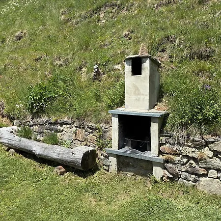 Idyllisches Und Alleinstehendes Maiensaess In Valposchiavo * 波斯基亚沃