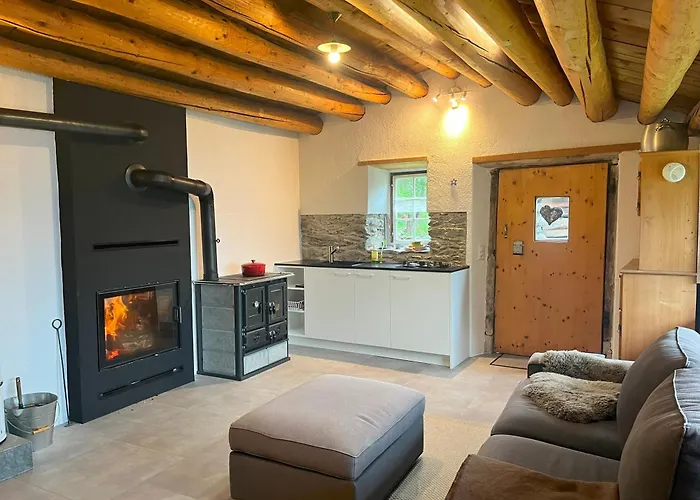 Tatil Evi Idyllisches Und Alleinstehendes Maiensaess In Valposchiavo Poschiavo