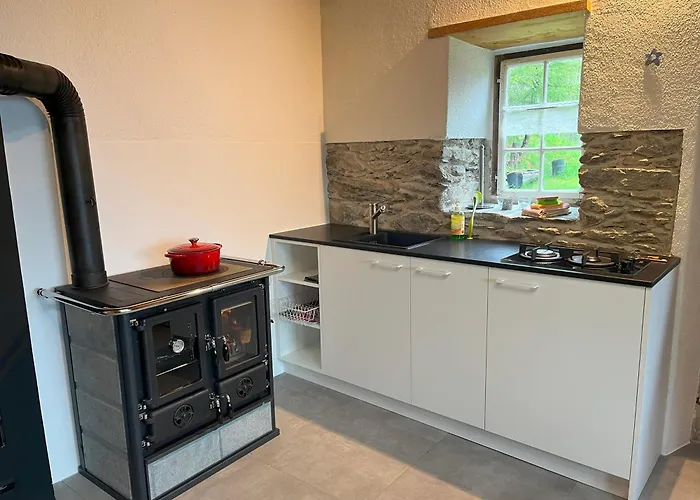 Tatil Evi Idyllisches Und Alleinstehendes Maiensaess In Valposchiavo