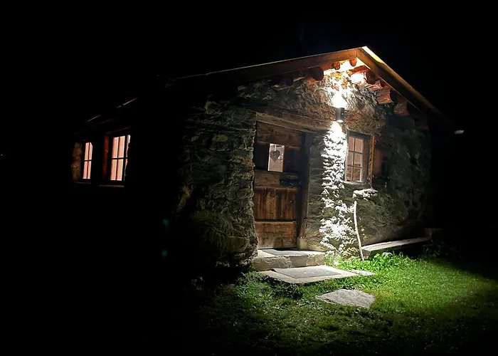度假居 Idyllisches Und Alleinstehendes Maiensaess In Valposchiavo 波斯基亚沃
