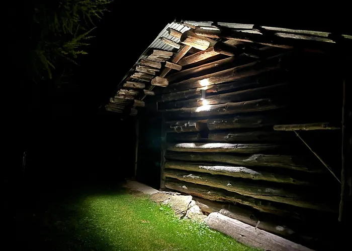 Idyllisches Und Alleinstehendes Maiensaess In Valposchiavo *
