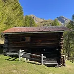 Idyllisches Und Alleinstehendes Maiensaess In Valposchiavo Poschiavo
