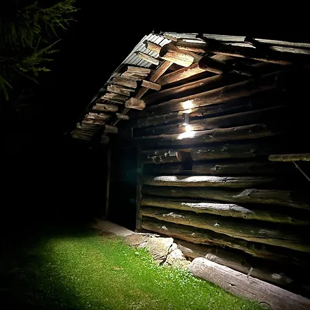 Idyllisches Und Alleinstehendes Maiensaess In Valposchiavo *