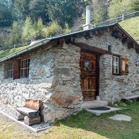 Holiday home Idyllisches Und Alleinstehendes Maiensaess In Valposchiavo Poschiavo