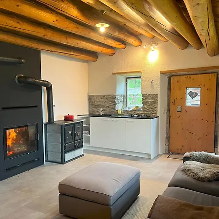 Holiday home Idyllisches Und Alleinstehendes Maiensaess In Valposchiavo Poschiavo