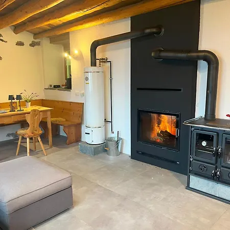 Idyllisches Und Alleinstehendes Maiensaess In Valposchiavo Holiday home